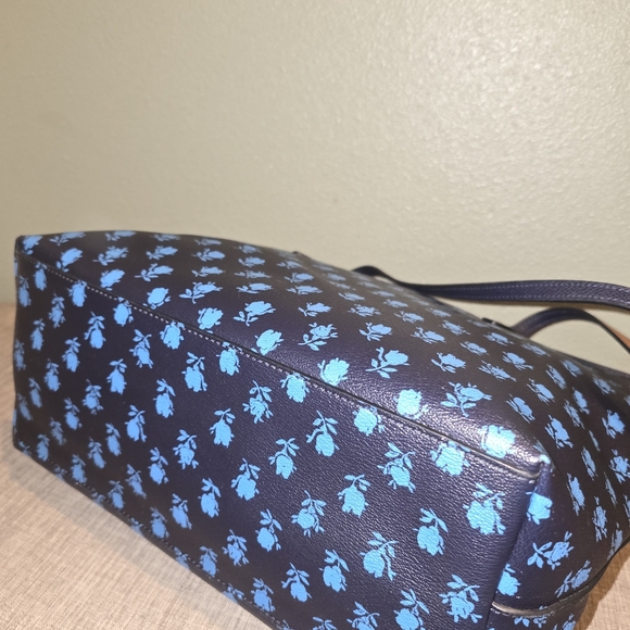 Euc Coach City Zip Top Tote in the Badlands Floral Print in midnight blue - Picture 5 of 6